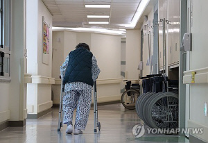 첫발 뗀 치매머니 정책…대상 확대·후견제 개선 등은 과제