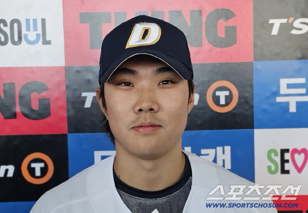 두산 박준순이 26일 생애 첫 끝내기 안타를 치고 인터뷰하고 있다. 잠실=권인하 기자