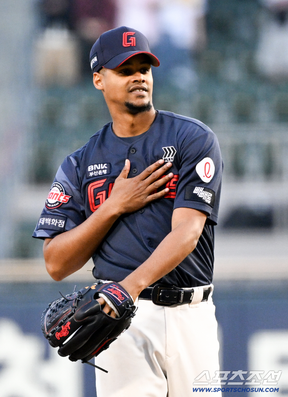 16일 잠실구장에서 열린 LG와 롯데의 경기. 롯데 로드리게스가 숨을 고르고 있다. 잠실=박재만 기자 pjm@sportschosun.com/2026.04.16/