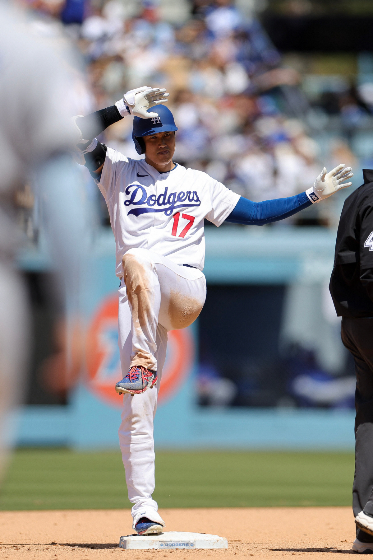 LOS ANGELES, CALIFORNIA - APRIL 26: Shohei Ohtani #17 of the Los Angeles Dodgers celebrates after hitting a double during the fifth inning of a baseball game against the Chicago Cubs at Dodger Stadium on April 26, 2026 in Los Angeles, California. Ryan Sirius Sun/Getty Images/AFP (Photo by Ryan Sirius Sun / GETTY IMAGES NORTH AMERICA / Getty Images via AFP)