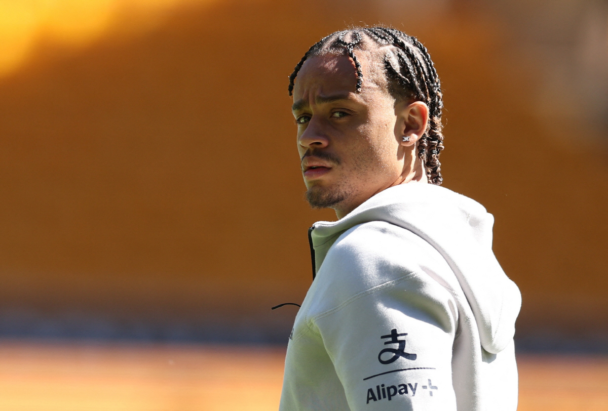 Soccer Football - Premier League - Wolverhampton Wanderers v Tottenham Hotspur - Molineux Stadium, Wolverhampton, Britain - April 25, 2026 Tottenham Hotspur's Xavi Simons inside the stadium before the match REUTERS/Chris Radburn EDITORIAL USE ONLY. NO USE WITH UNAUTHORIZED AUDIO, VIDEO, DATA, FIXTURE LISTS, CLUB/LEAGUE LOGOS OR 'LIVE' SERVICES. ONLINE IN-MATCH USE LIMITED TO 120 IMAGES, NO VIDEO EMULATION. NO USE IN BETTING, GAMES OR SINGLE CLUB/LEAGUE/PLAYER PUBLICATIONS. PLEASE CONTACT YOUR ACCOUNT REPRESENTATIVE FOR FURTHER DETAILS..