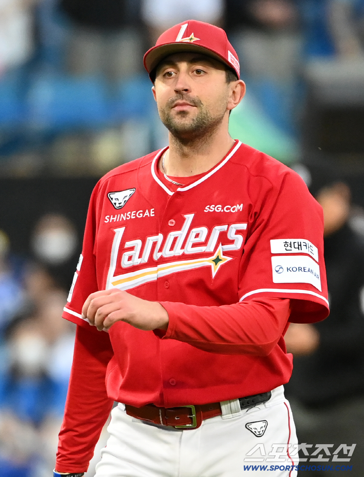 21일 대구삼성라이온즈파크에서 열린 SSG와 삼성의 경기. 1회말 투구를 마친 SSG 베니지아노가 더그아웃으로 향하고 있다. 대구=허상욱 기자 wook@sportschosun.com/2026.04.21/