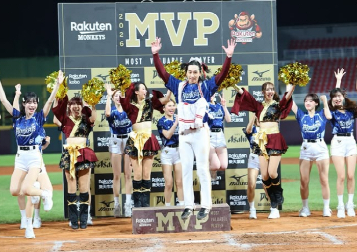 사진출처=라쿠텐 몽키스 SNS