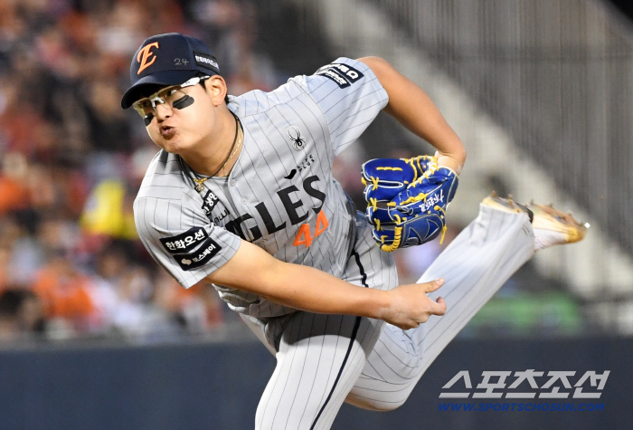 '와 심각하네'…마무리 보직 박탈後에도 여전한 '제구 잔혹史'→불펜 혹사로 팀까지 '흔들'