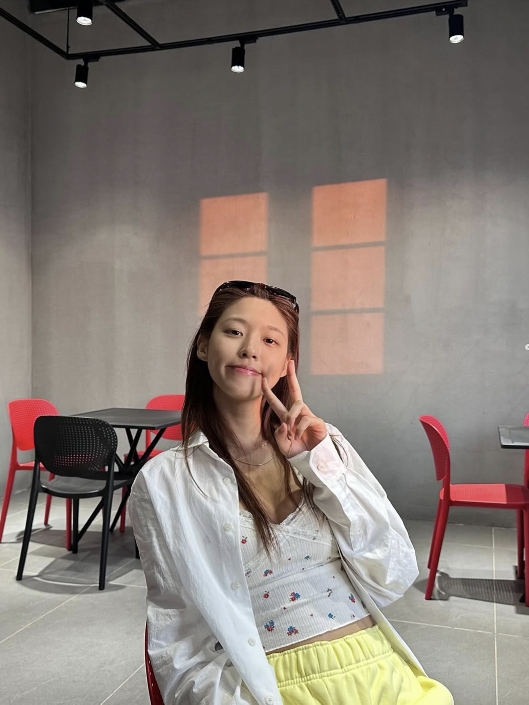 설현, ‘뼈말라’ 아닌 건강미 선택…구릿빛 탄탄 수영복 몸매