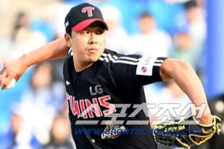 22일 대구삼성라이온즈파크에서 열린 LG와 삼성의 시범경기. 9회말 LG 정우영이 역투하고 있다. 대구=허상욱 기자 wook@sportschosun.com/2026.03.22/