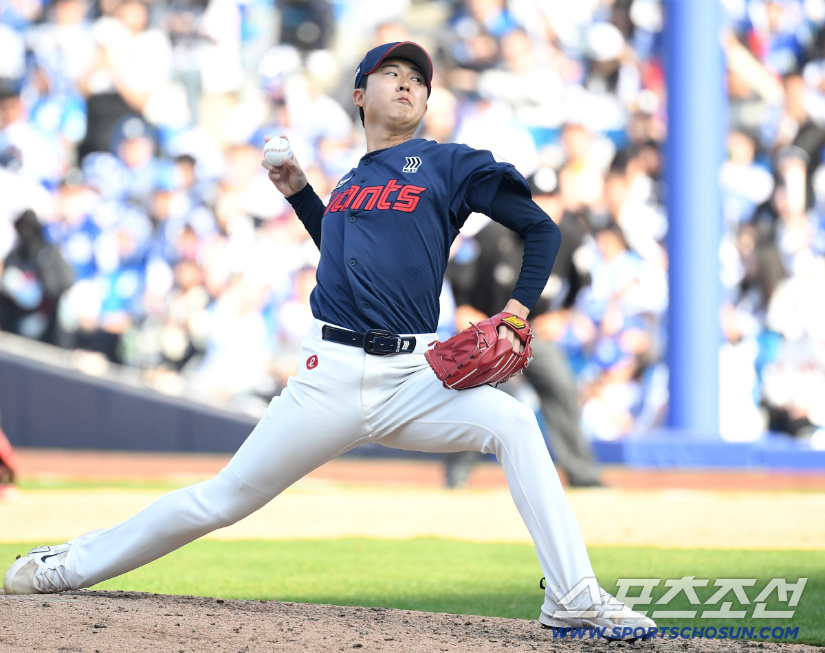 28일 대구 삼성라이온즈파크에서 열리는 삼성과 롯데의 개막전 경기. 투구하고 있는 롯데 쿄야마. 대구=송정헌 기자 songs@sportschosun.com/2026.03.28/