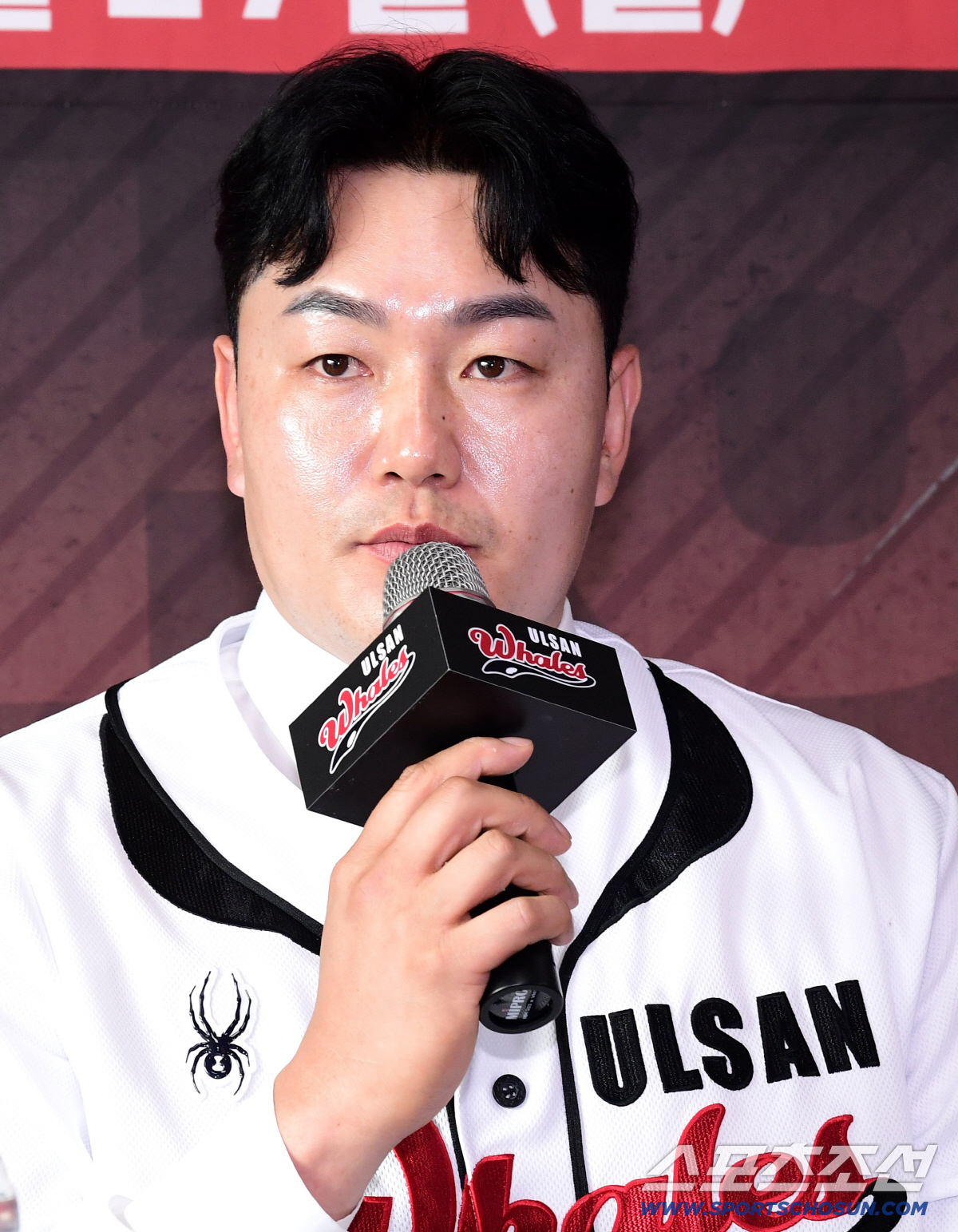 27일 울산 문수야구장에서 최지만 울산 웨일즈 입단식이 열렸다. 울산 입단 소감을 말하고 있는 최지만. 울산=송정헌 기자 songs@sportschosun.com/2026.04.27/