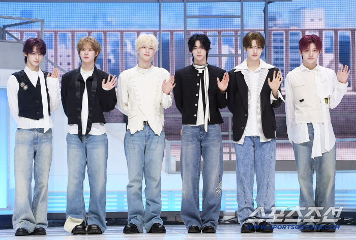 투어스 "'앙탈 챌린지' 사랑받을 줄 몰랐다…이번엔 '따룸 챌린지', 아이유와 찍고파"