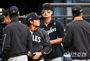 'ERA 9.00 마무리 교체' 김서현, 끝내 1군 말소…'1할 타율' 김재환도 2군행