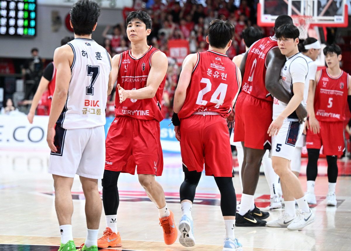 '이번엔 누가 웃을까' 추억의 동지에서 적으로 만난 유도훈-이상민감독…현대 시절 '황금듀오' PO에서 교차한 운명의 향방은?