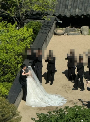 '프러포즈도 유출되더니'...옥택연, 결혼식도 도둑 촬영→첫 행보는 김혜윤 응원 [종합]