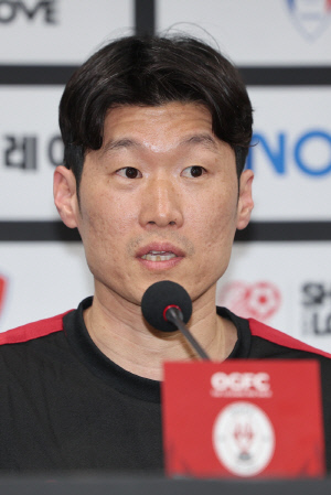 '박지성 vs 이영표' 월드컵 중계 '입대결' 빅매치 성사..이번에 누가 시청률 경쟁에서 승리할까