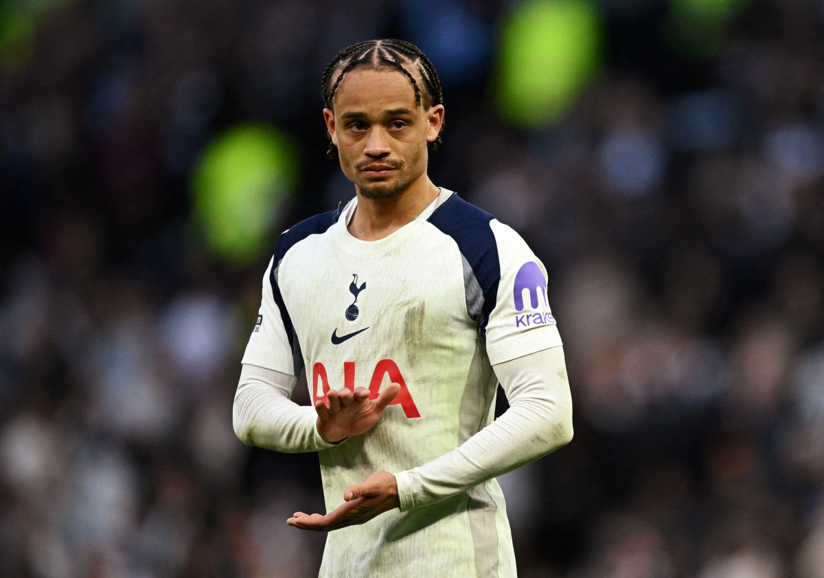 Soccer Football - Premier League - Tottenham Hotspur v Brighton & Hove Albion - Tottenham Hotspur Stadium, London, Britain - April 18, 2026 Tottenham Hotspur's Xavi Simons looks dejected after the match REUTERS/Dylan Martinez EDITORIAL USE ONLY. NO USE WITH UNAUTHORIZED AUDIO, VIDEO, DATA, FIXTURE LISTS, CLUB/LEAGUE LOGOS OR 'LIVE' SERVICES. ONLINE IN-MATCH USE LIMITED TO 120 IMAGES, NO VIDEO EMULATION. NO USE IN BETTING, GAMES OR SINGLE CLUB/LEAGUE/PLAYER PUBLICATIONS. PLEASE CONTACT YOUR ACCOUNT REPRESENTATIVE FOR FURTHER DETAILS. REFILE - CORRECTING EVENT