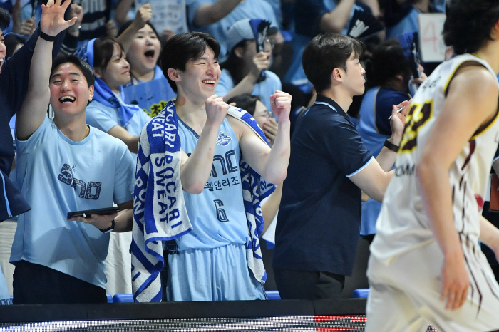 [현장리뷰] 기적의 소노 미쳤다, PO 파죽의 6연승...1위 LG 넘고 창단 첫 챔프전 진출