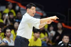 [현장인터뷰] 충격적인 '1위' LG의 3연패...조상현 감독 