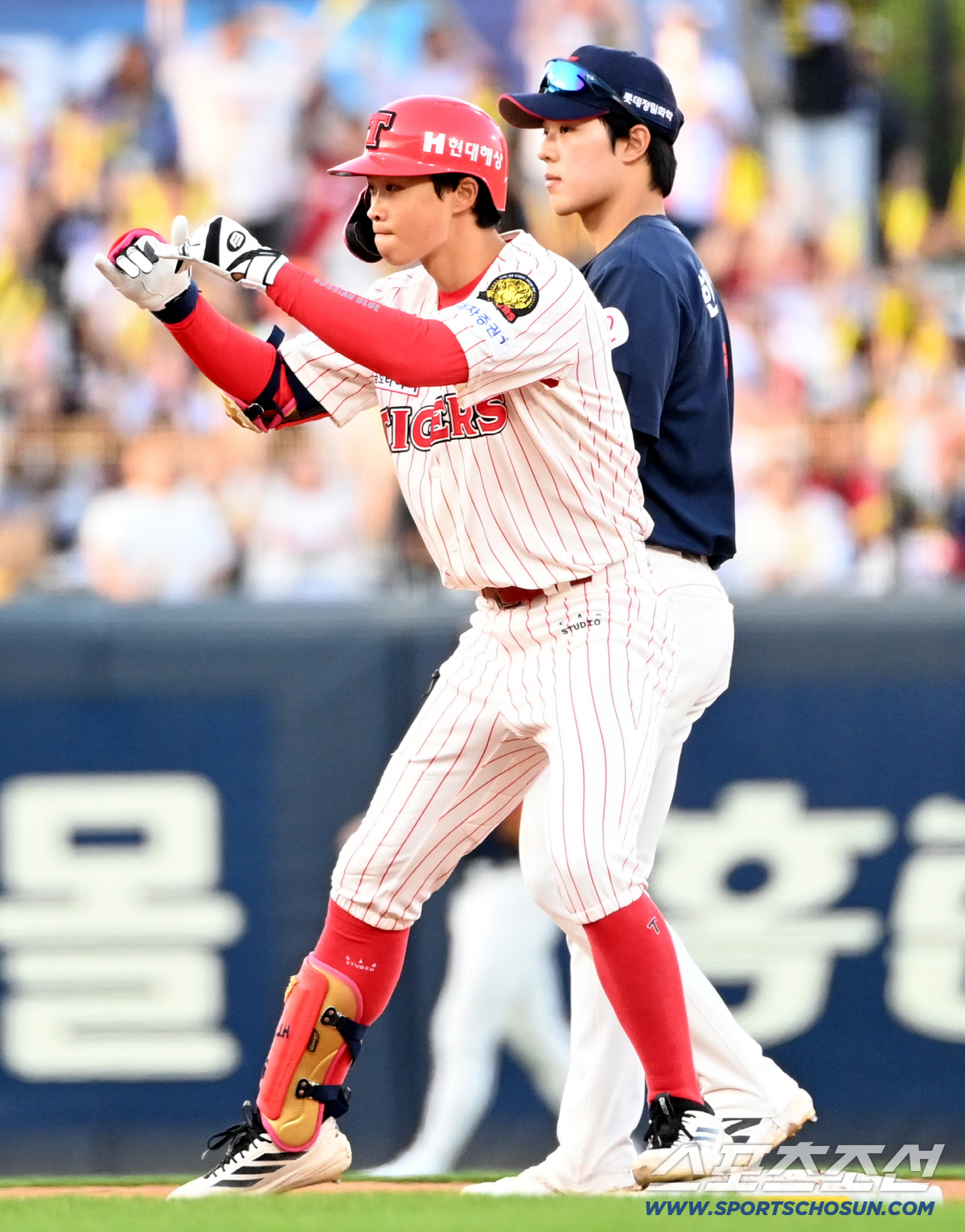 25일 광주KIA챔피언스필드에서 열린 롯데와 KIA의 경기. 5회말 무사 3루 박재현이 1타점 2루타를 치고 기뻐하고 있다. 광주=허상욱 기자 wook@sportschosun.com/2026.04.25/