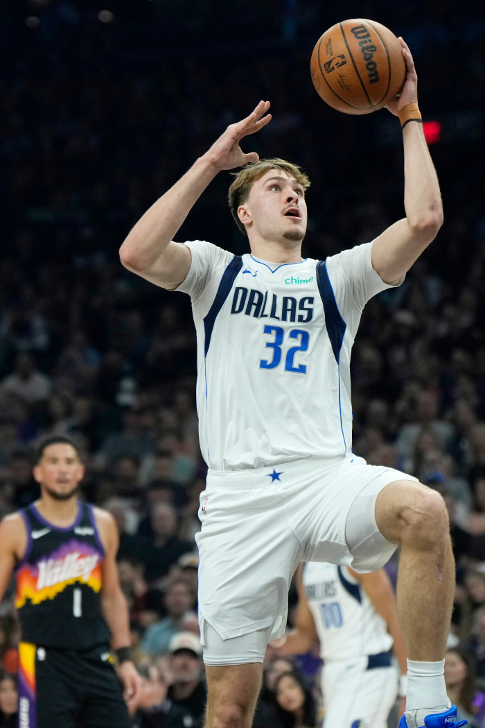 단 26표 차! 쿠퍼 플래그가 이겼다. 올해의 신인왕 수상. 최고 라이벌 크니플 제쳤다.