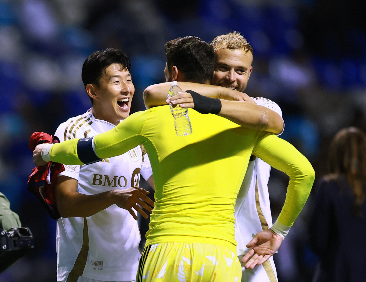 '절친' 손흥민도 깜짝 놀랄 소식...'제3의 전성기' 요리스, 3년 만에 국가대표팀 은퇴 번복? "프랑스가 부르면 수락할 것"