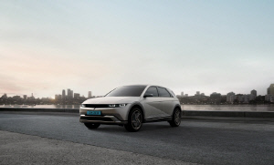 전기차 배터리도 '구독'…현대차, 택시로 실증