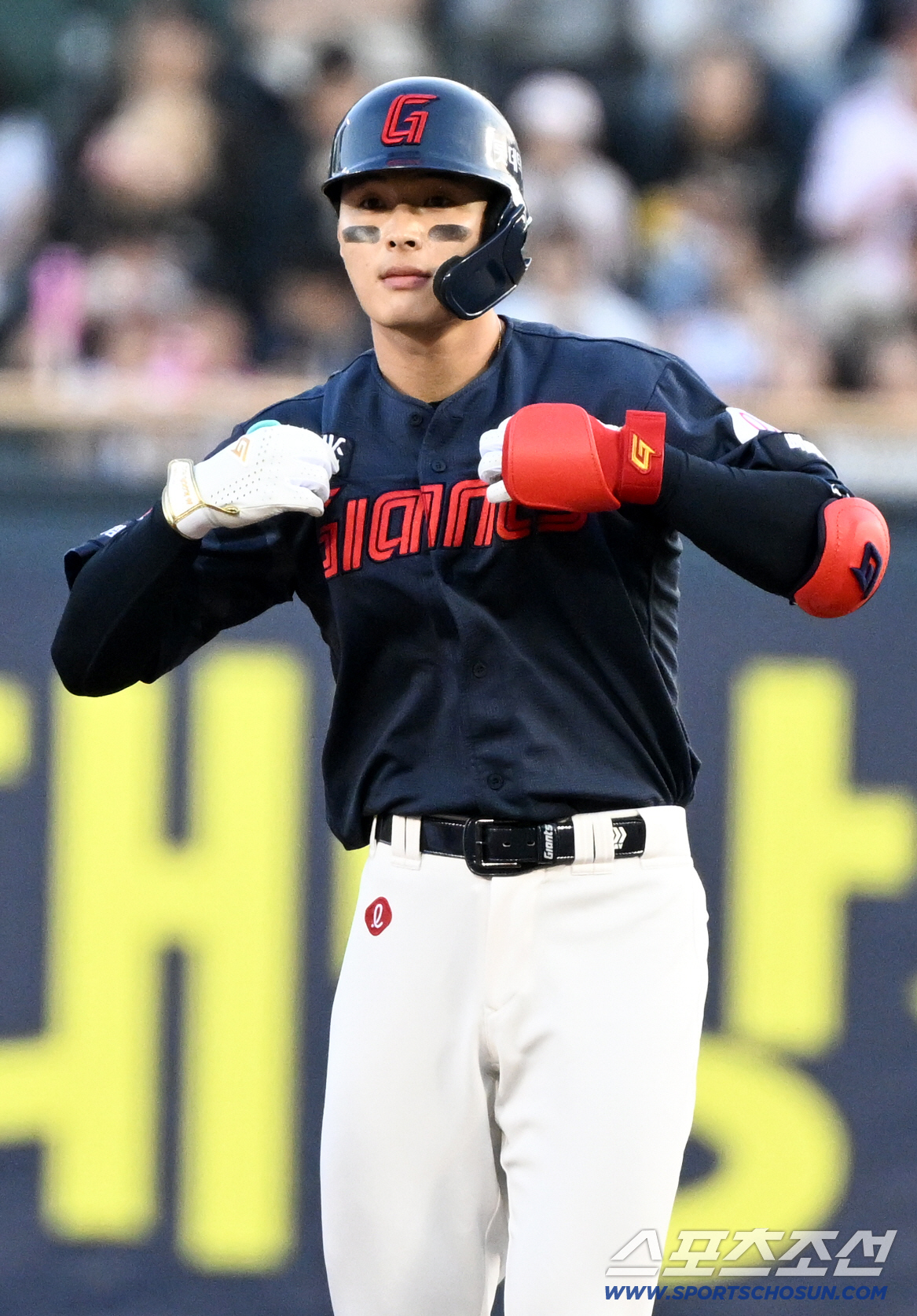 16일 잠실구장에서 열린 LG와 롯데의 경기. 1회초 2사 1,3루 롯데 윤동희가 안타를 날린 뒤 환호하고 있다. 잠실=박재만 기자 pjm@sportschosun.com/2026.04.16/
