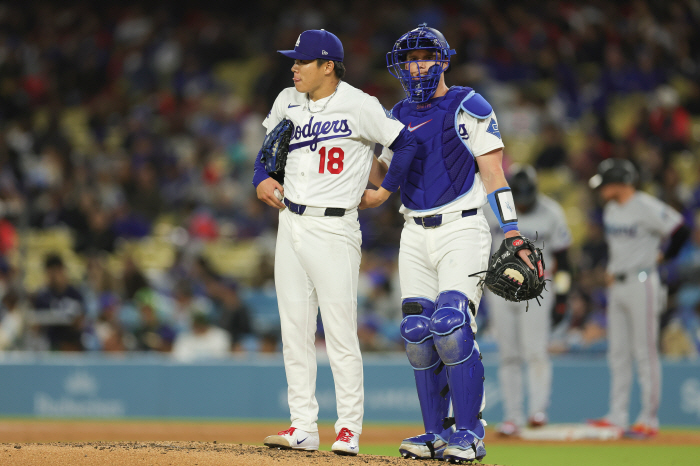 [MLB리뷰]'볼볼볼볼→시즌 최저 이닝' 야마모토 MIA전서 난조, 6연속 QS 실패...다저스는 끝내기 승