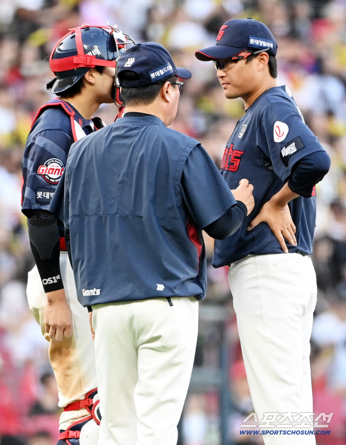 김태형 롯데 감독 "원래 옥수수 수염차가 이렇게 쓴가?" [부산 현장]
