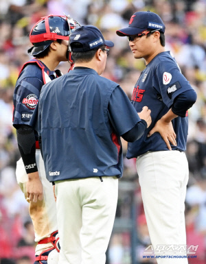 김태형 롯데 감독 "원래 옥수수 수염차가 이렇게 쓴가?" [부산 현장]