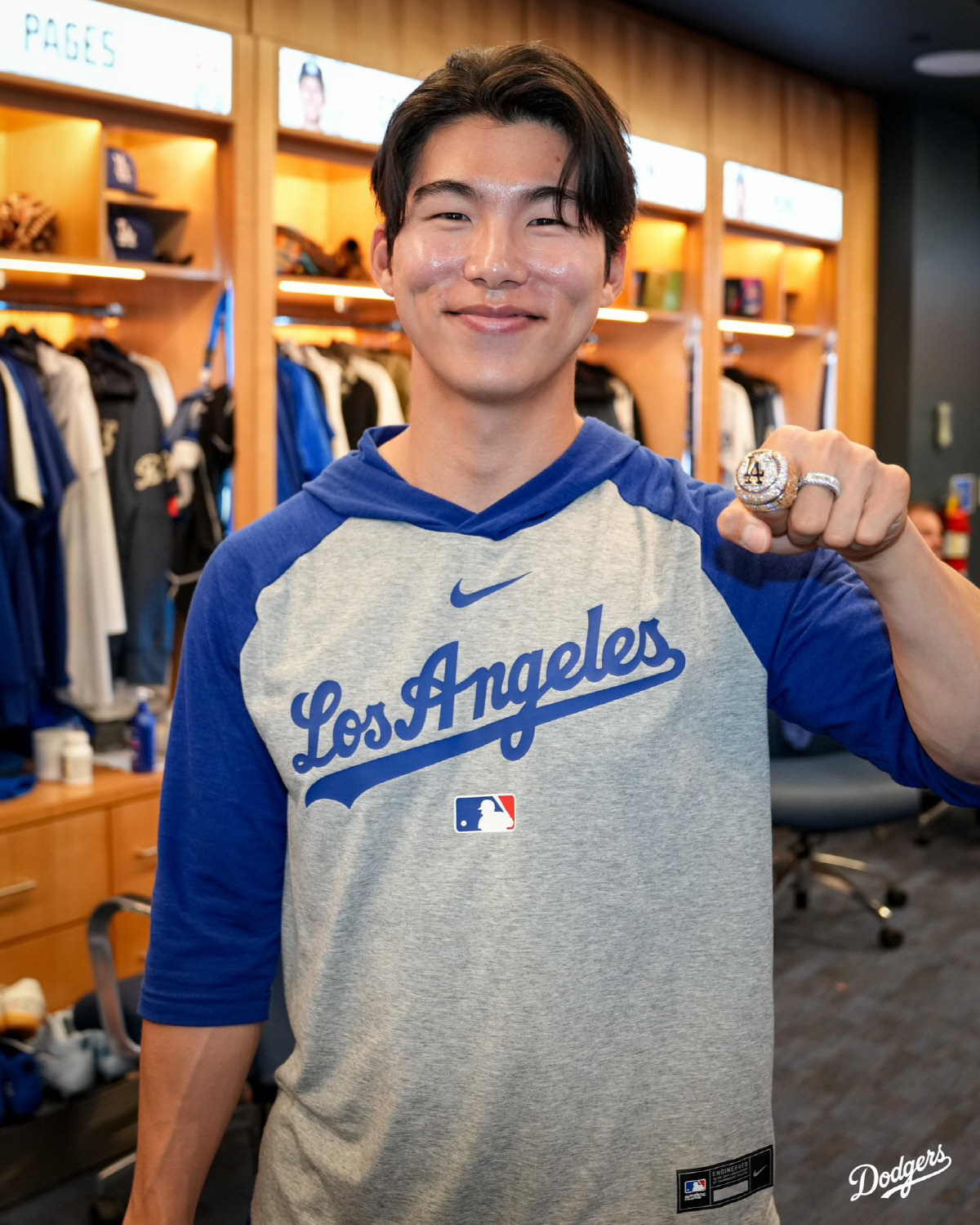 우승 반지를 낀 김혜성. 사진=LA 다저스 공식 SNS