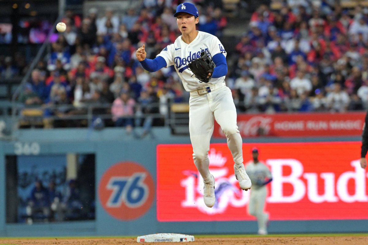 유격수 김혜성이 2회말 아구스틴 라미레즈의 땅볼을 처리하고 있다. Imagn Images연합뉴스