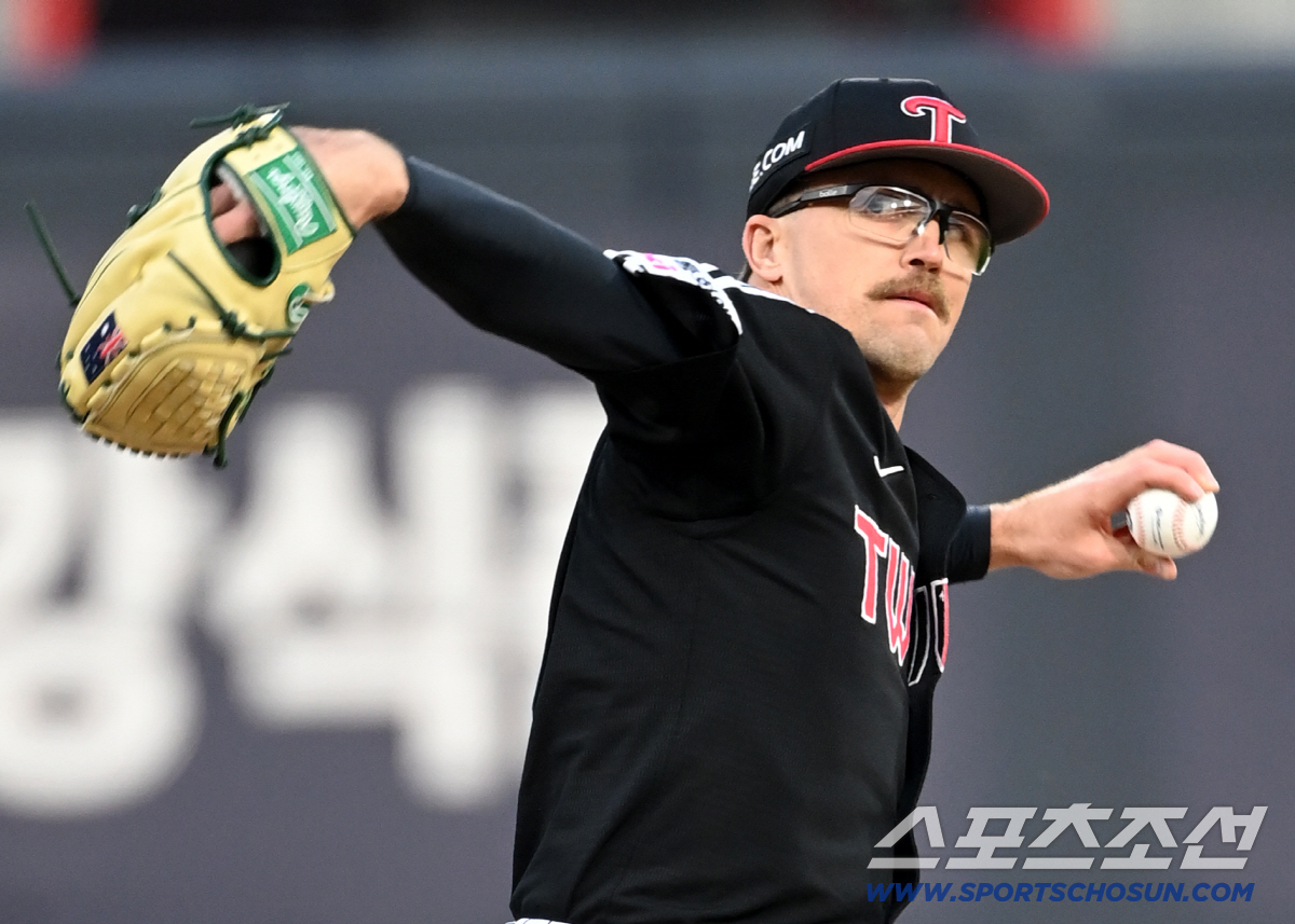 28일 수원KT위즈파크에서 열린 LG와 KT의 경기, LG 선발투수 웰스가 역투하고 있다. 수원=허상욱 기자 wook@sportschosun.com/2026.04.28/