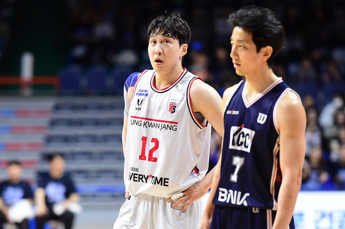 [4강PO리뷰] '1승남았다' KCC, 정관장에 재복수전 성공했다…접전 끝에 83-79 승리, 2승1패 다시 리드