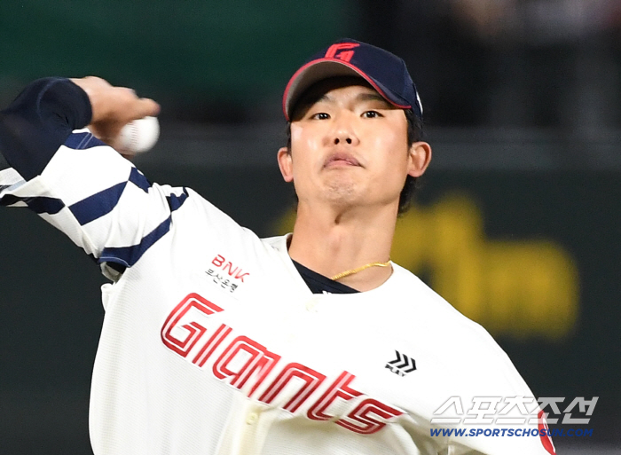 3160일 만에 데뷔 첫 승! 현도훈 감격승+김원중 부활! → 롯데, 5-4 키움 꺾고 연패 끝 [부산 현장]