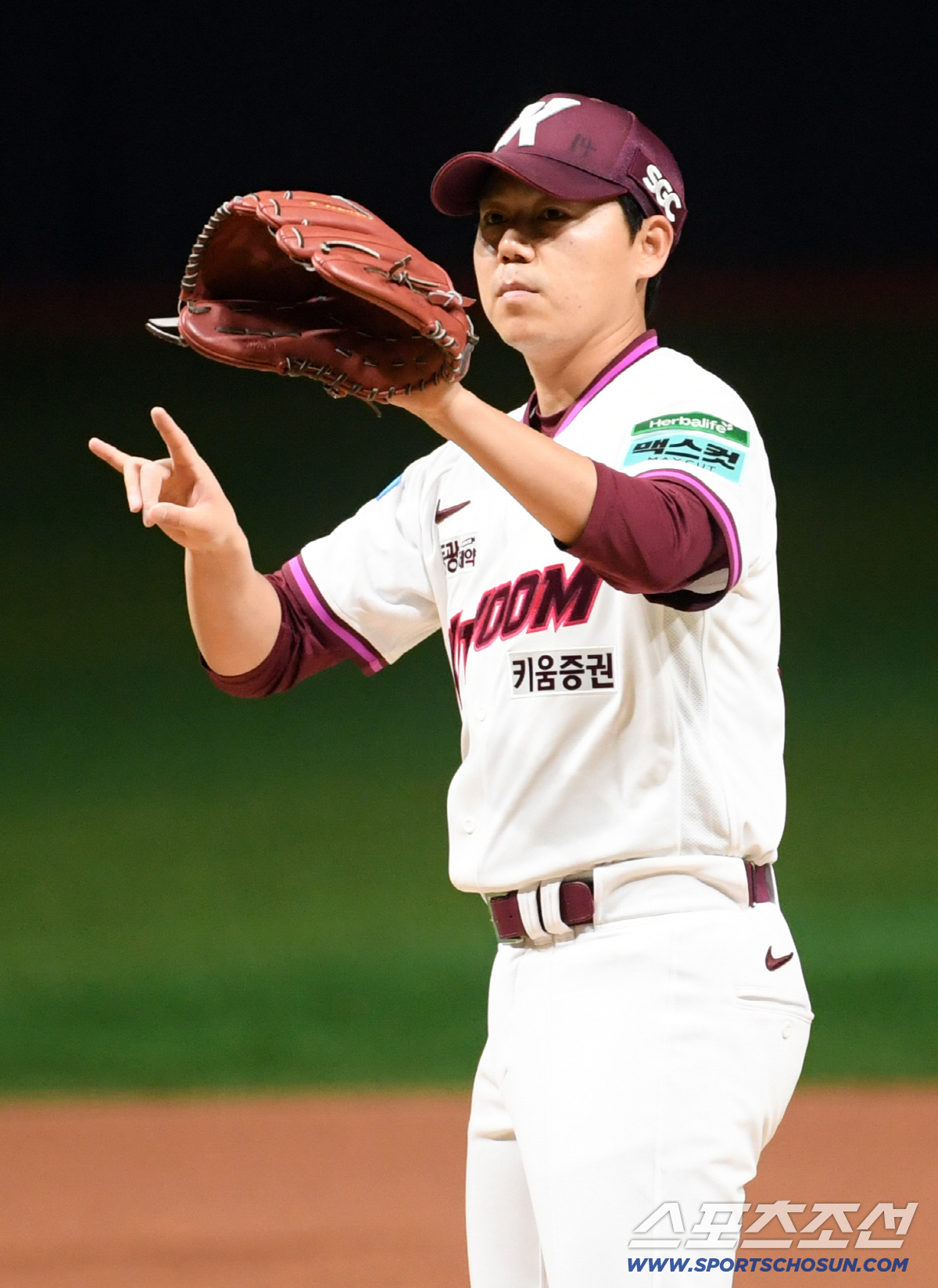 25일 서울 고척스카이돔에서 열린 키움과 삼성의 경기. 1회 마운드에 오른 키움 선발 하영민. 고척=박재만 기자 pjm@sportschosun.com/2026.044.25/