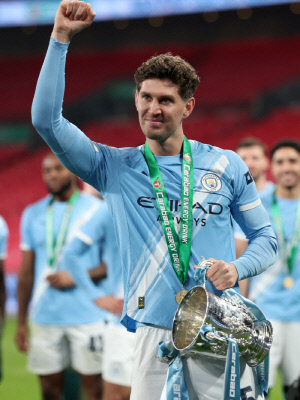 [오피셜]'트레블' 주역 존 스톤스, 맨체스터 시티와 10년 만에 결별..친정팀 에버턴 복귀 검토