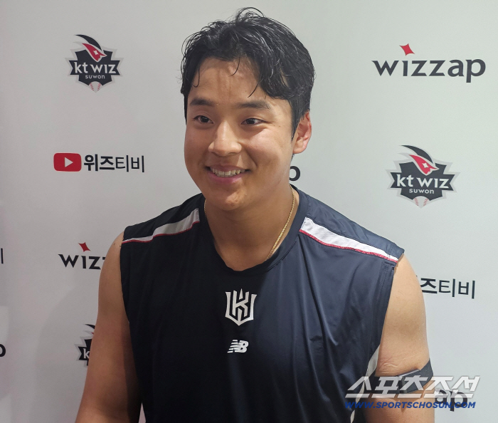 "상상만 했던 순간이 오늘, 꿈만 같습니다" 원태인 동기 → 8년간 안타 6개 쳤는데 끝내기…오늘만은 주인공 