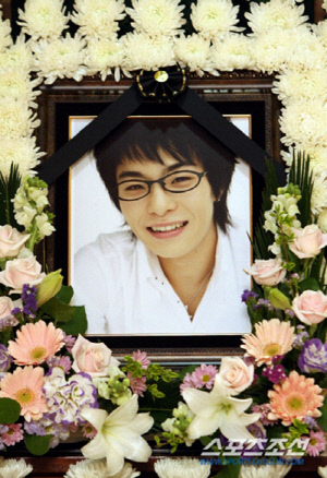 먼데이키즈 故 김민수, 오토바이 사고로 떠난 '23세 비극'...오늘 18주기 '먹먹'