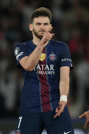 '첫 코리안더비 무산' 김민재-이강인 동반 결장-총 9골 대폭발! PSG, 5-4로 뮌헨 제압..UCL 4강 1차전 웃었다