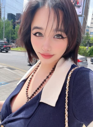 '활동중단' 박봄, 비타민D 채우고 한층 편안해진 표정 "햇살 받으며♥"