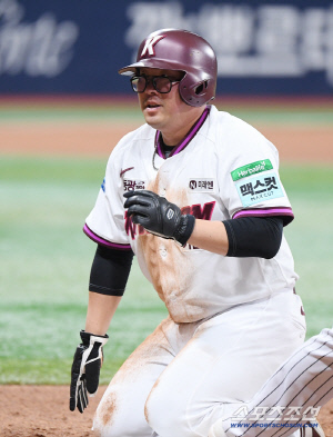 번트 많이 대겠다고 하셨잖아요, 그런데...쌓이는 통한의 병살, 안치홍은 왜 늘 강공일까