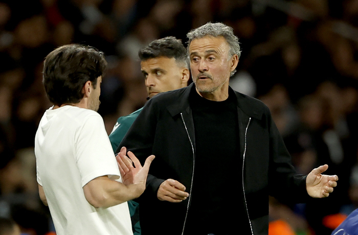 '한국인은 또 없습니다!' 9골 대폭발 챔스 역대급 명경기…PSG, 뮌헨에 5-4 신승→이강인+김민재 동반 결장 '충격'