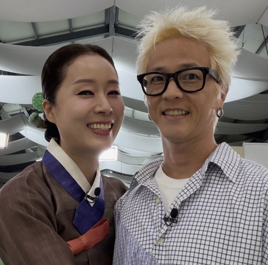 "암 될 수도" 팝핀현준, 위 선종 수술 후 수척해진 근황...♥박애리 품에서 '안타까움'