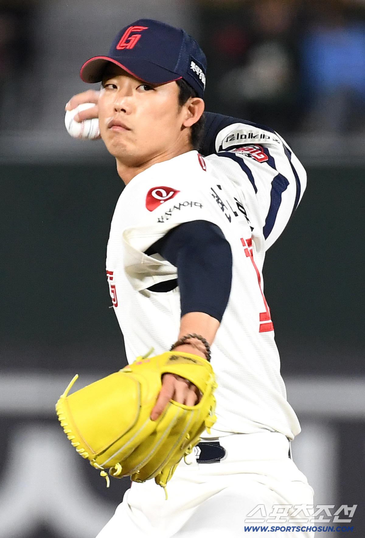 28일 부산 사직야구장에서 열린 롯데와 키움의 경기. 투구하고 있는 롯데 현도훈. 부산=송정헌 기자 songs@sportschosun.com/2026.04.28/