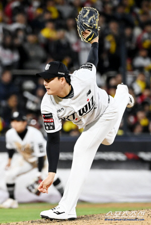 "정말 미치겠다"…이강철 감독, 하소연한 이유→"불펜 불질러도 승리하면 되지만"