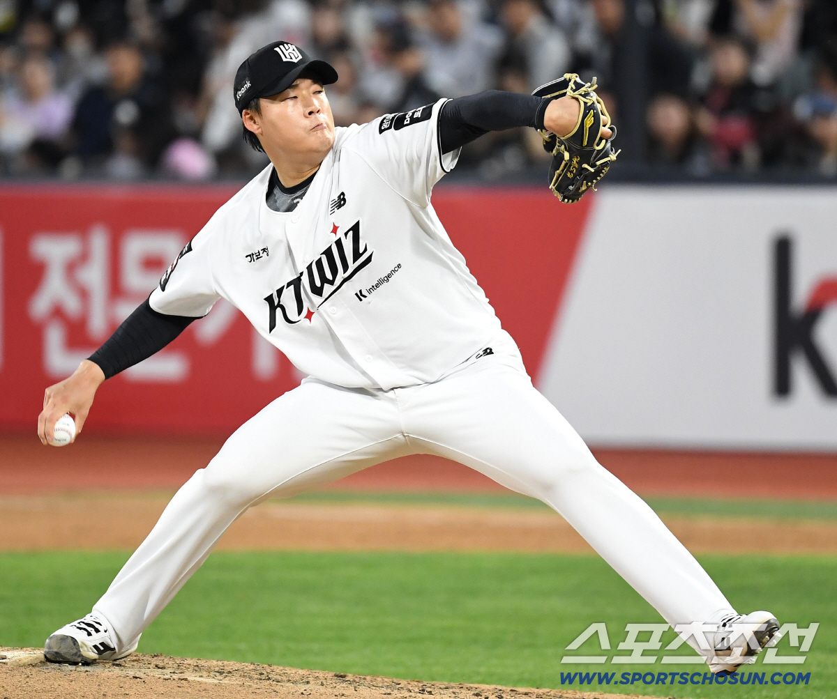 18일 수원 케이티위즈파크에서 열린 KT와 키움의 경기. 투구하고 있는 KT 한승혁. 수원=송정헌 기자 songs@sportschosun.com/2026.04.18/