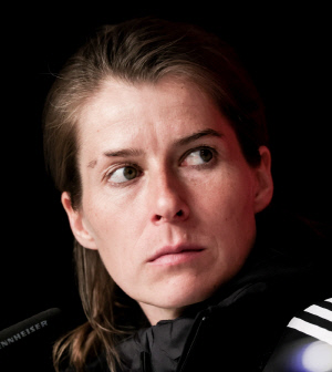 잘못된 오피셜이었을까, 韓 아시안게임 득점왕 정우영, 유럽 5대 리그 '최초' 여성 감독과 함께 강등 위기?...퀼른전 패배시 강등권 휘말려