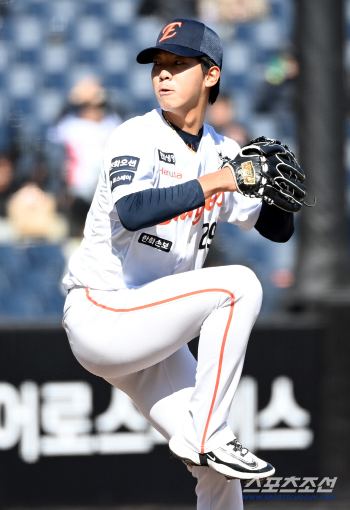 '이럴수가' 황준서 2이닝도 못 버텼다, BBBBBB 6볼넷 자멸