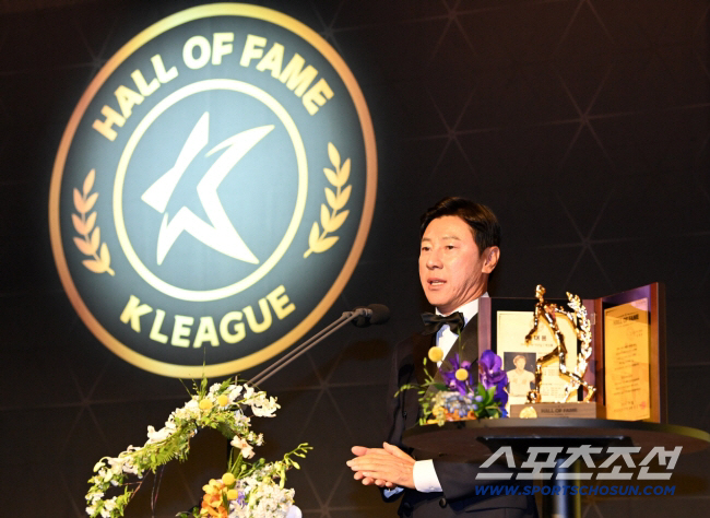 [단독]신태용 감독 "인도네시아 7인제 대표팀 감독 부임설 사실 아냐...선수단 돕는 자문 역할"