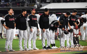 우승 경쟁팀에 호구잡히면 치명타...충격적 연패 LG, 이러면 2연속 우승도 날아간다