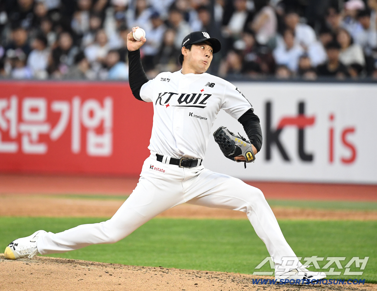 18일 수원 케이티위즈파크에서 열린 KT와 키움의 경기. 투구하고 있는 KT 스기모토. 수원=송정헌 기자 songs@sportschosun.com/2026.04.18/